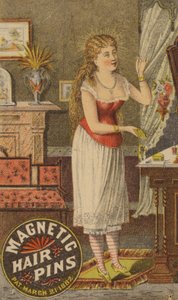 Dame coiffant ses cheveux - American School