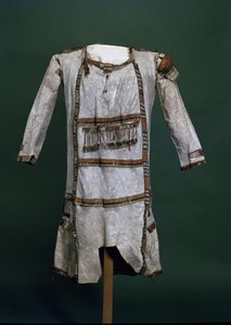 Chemise en peau de caribou amérindienne (voir devant 109423) - American School