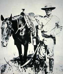 Theodore Roosevelt avec son cheval, vers 1885 - American School