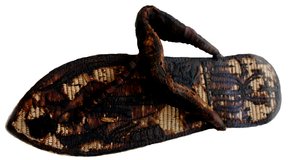 Sandale de Toutankhamon décorée de prisonniers liés et de symboles sema-tawy, 14ème siècle av. J.-C. - Ancient Egypt