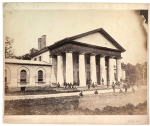 Façade de la maison Arlington, 28 juin 1864 (photo sépia) - Andrew Joseph Russell