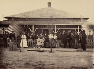 Planche 11. Le général Grant et son groupe à Fort Sanders, 1869 (photo) - Andrew Joseph Russell