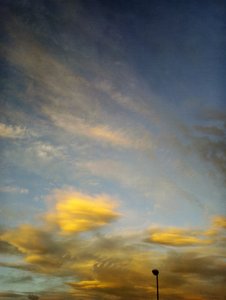 Nuages dorés au crépuscule - Angelo Cerantola