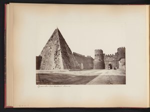 Vue de la pyramide de Caius Cestius et de la Porta Ostiense à Rome, Italie - Anonymous