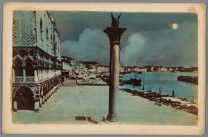 Vue de la place Saint-Marc avec les colonnes de Saint-Marc et le coin du Palais des Doges à Venise - Anonymous