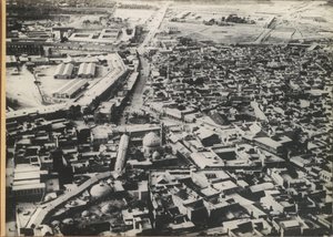 Ville (probablement) au Moyen-Orient, vue du ciel