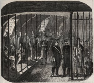 Arrivée des forces à bord pendant le convoi de Toulon à Cayenne (Guyane) en vertu du décret du 8 décembre 1851. Gravure dans « Histoire des bagnes depuis leur création à nos jours » (1877) par Pierre Zaccone (1817-1895) - Anonymous Anonymous