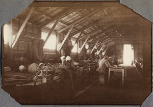 Première Guerre mondiale 1914-1918 : caserne de soldats français blessés à Couville dans la Manche, Basse-Normandie, France. Photographie anonyme mai 1917. Collection privée, Stella - Anonymous Anonymous