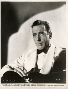 Humphrey Bogart (1899-1957) dans le film Casablanca de Michael Curtiz par Anonyme - Anonymous Anonymous