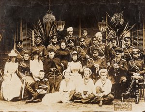Les membres de la famille Romanov, lors des manœuvres militaires d