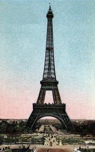 Paris : vue de la Tour Eiffel construite entre 1887 et 1889 par Gustave Eiffel (1832-1923). Photographie de 1920 dans 