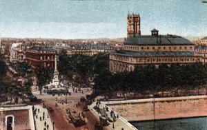 Paris : vue de la place du Châtelet et du Théâtre Sarah-Bernhardt (actuel Théâtre de la Ville). En arrière-plan, la Tour Saint-Jacques. Photographie de 1920 dans « Album Artistique » de la ville de Paris. Collection privée. - Anonymous Anonymous