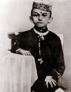 Portrait du leader politique Mohandas Karamchand Gandhi (1869-1948) enfant - Photographie vers 1875 - Anonymous Anonymous