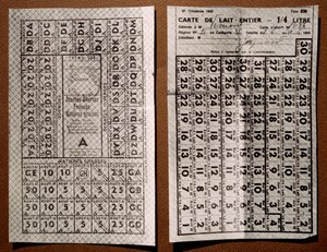 Ticket de rationnement après la défaite française de la Seconde Guerre mondiale. Carte de distribution de lait