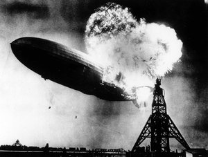 La catastrophe du Hindenburg 6 mai - Anonymous Anonymous