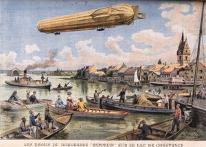 Les essais du dirigeable Zeppelin sur le lac de Constance en Allemagne. Gravure du journal «Le Petit Parisien», le 2/08/1908. Collection privée.