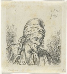 Vieille femme vers la droite