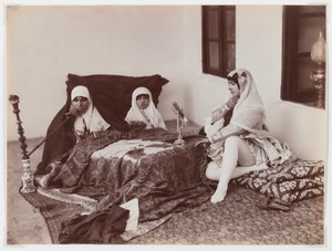 Dames reposant dans le harem - Antoin Sevruguin