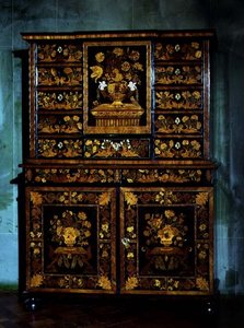 Cabinet en marqueterie