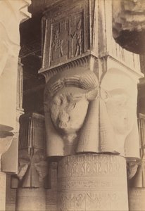 Dendera, intérieur du temple, chapiteaux d