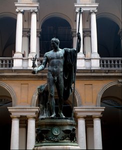 Napoléon Bonaparte (1769-1821) représenté en pacificateur de Mars. Sculpture en bronze par Antonio Canova (1757-1822) 1809. Cour du Palais Brera, Milan - Antonio Canova