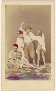 [Cinq garçons des rues italiens : deux assis, trois debout]. - Arena and DAlessandri