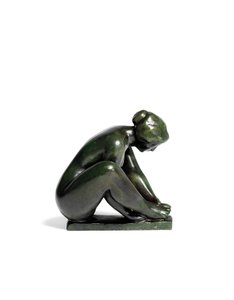 Fille accroupie tenant un pied - Aristide Maillol