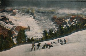 Bataille de boules de neige dans la vallée du Paradis en été, parc national du Mont Rainier, vers 1916 - Asahel Curtis
