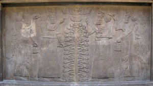 Relief avec deux figures d