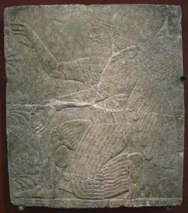 Divinité ailée près de l
