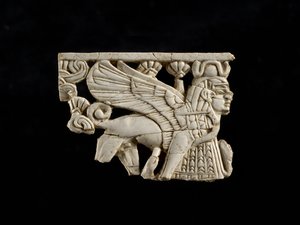 Fragment de sphinx de Fort Shalmaneser, Nimrud, assyrien, VIIIe siècle av. J.-C. - Assyrian School