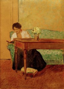 Élisabeth sur un canapé vert, lisant