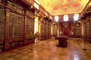 Vue extérieure du palais et des jardins - Austrian School
