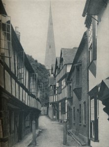 Belles maisons rassemblées autour d