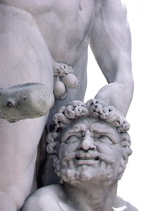 Détail de la statue d