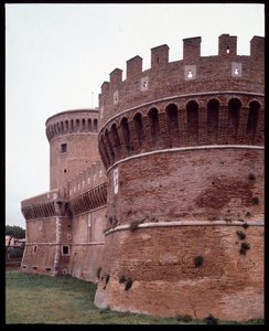 Art médiéval : vue du château du Pape Jules II réalisé par l