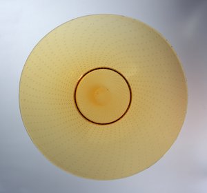 Plat en ambre avec motif de bulles incluses, fabriqué par James Powell & Sons, c.1938 - Barnaby Powell