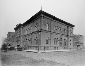 Commissariat de police de Harrison Street, Chicago, Illinois, USA, vers 1900 (photo n/b) - Barnes and Crosby