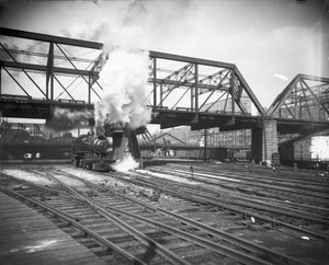The Pennsylvania Limited arrivant à Union Station, Chicago, Illinois, USA, c.1900 (photo n/b) - Barnes and Crosby
