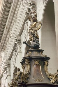 Chaire, aussi appelée Chaire de Vérité, détail : Saint Michel et le dragon, 1749