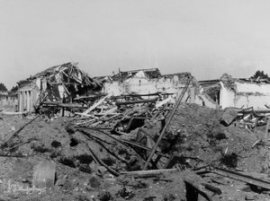 Les bombardements de Sermide : bâtiments endommagés pendant la Seconde Guerre mondiale - Bayard and Bertall