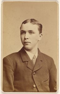 [Homme non identifié de profil 3/4, assis] - Beer and Company