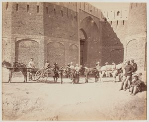 Porte Durani, charrette Heyland et mules de bât, montrant les différents types de selles de bât, Kandahar - Benjamin Simpson