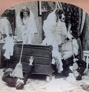 États-Unis : scène de genre, jeunes filles repoussant des visiteurs avec des balais, cachées sous le lit - Benjamin West Kilburn