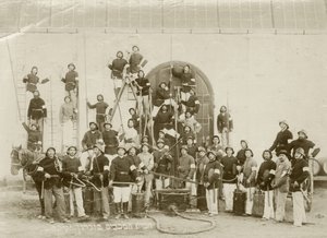 Un groupe de pompiers à Zichron Yaacov, c.1898-1900 - Bernard Edelstein