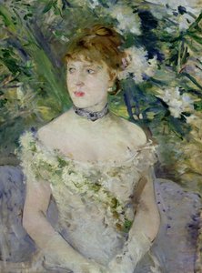 Jeune fille en robe de bal