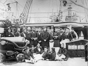 Officiers à bord du HMS Eclipse, vers 1888