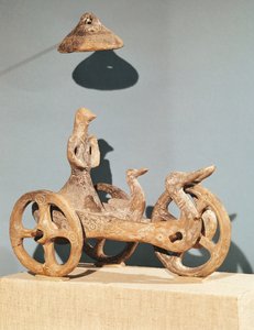 Char votif avec une divinité anthropomorphe, de Dupljaja