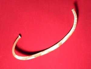 Collier trouvé à Ickleton, Cambridgeshire (or)