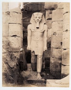 Une statue de Ramsès à Louxor - Brothers Zangaki